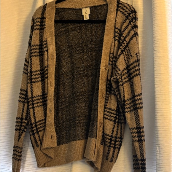 Super soft cardigan. Worn once - Picture 1 of 2